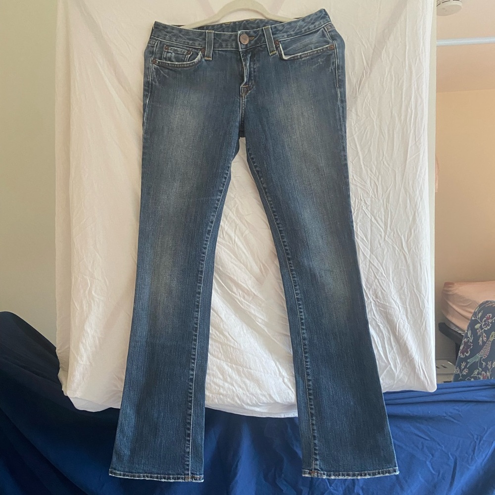 Size 6 length 28” long Fit & Flare Lucky Brand Jeans